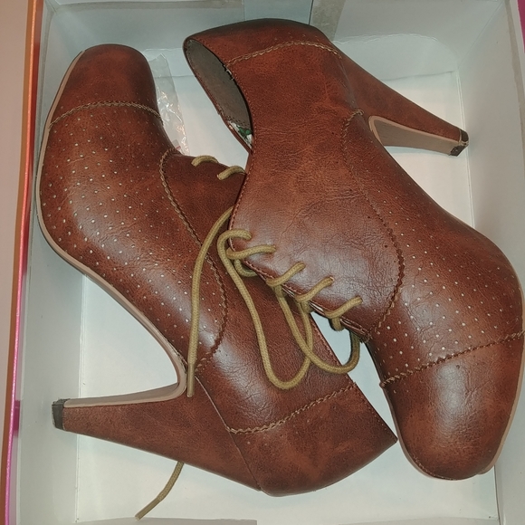 Hot Tomato Shoes - Ankle Booties